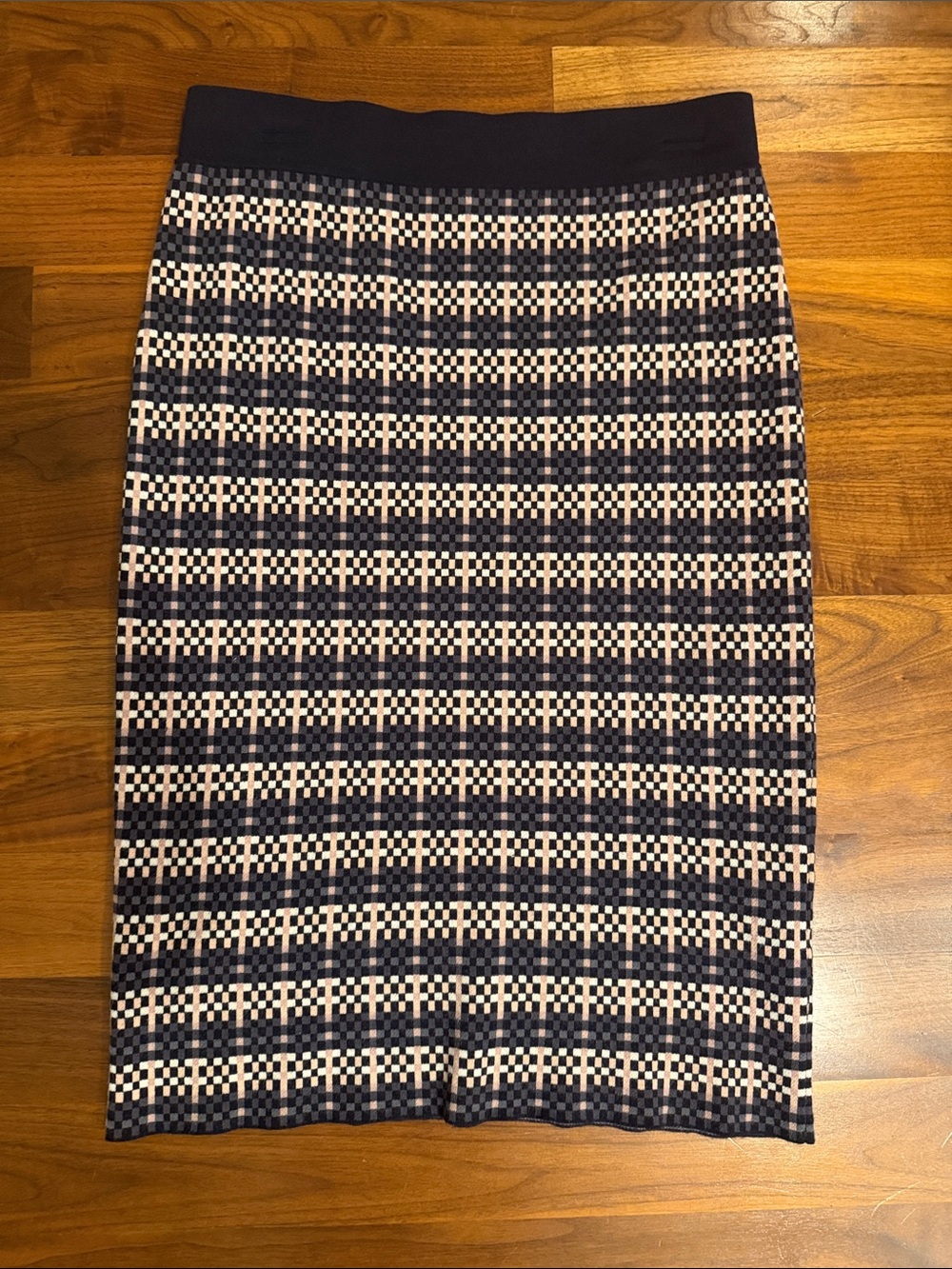 Ann Taylor - M Checked Knit Pencil Skirt in Navy, Pink, & Cream
